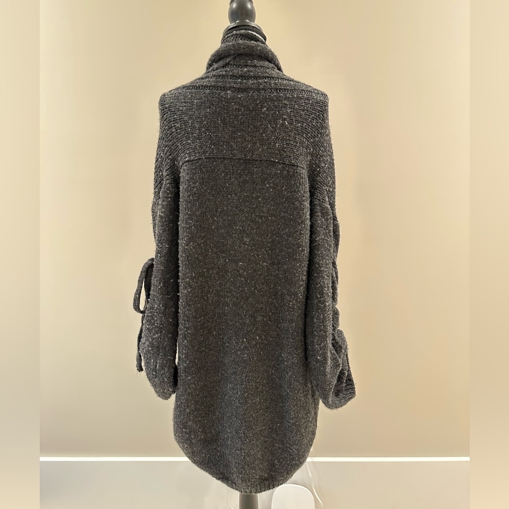 Vivienne Westwood cardigan - Picture 2 of 8